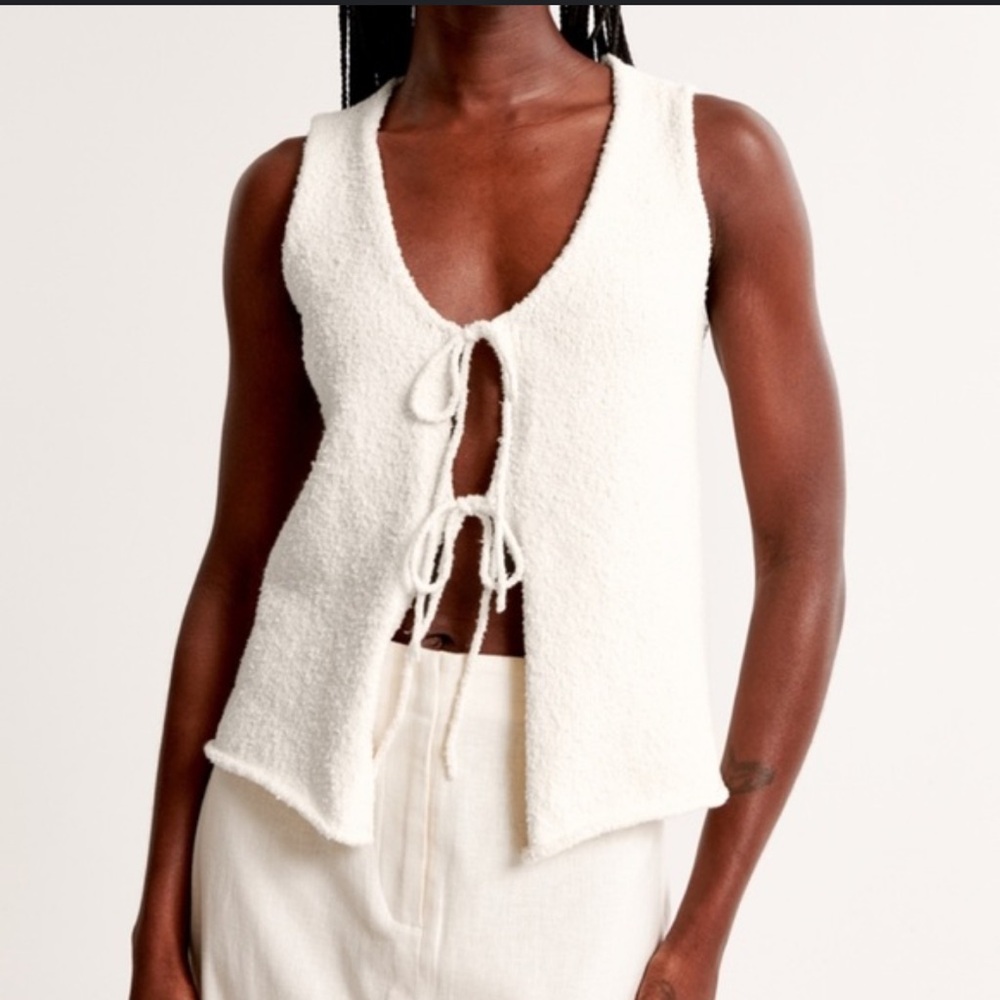 Abercrombie & Fitch- Tie-Front V-Neck Sweater Vest-Ivory-Size Medium